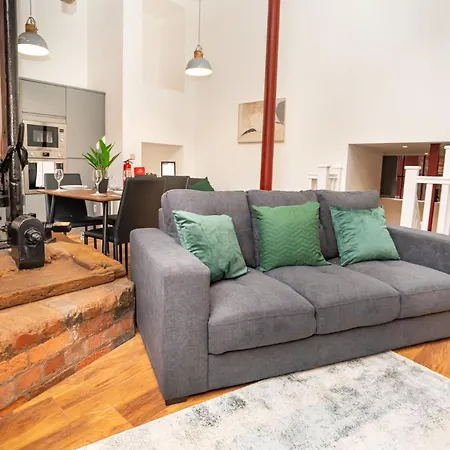 Stunning 2 Bed Warehouse Apartment,